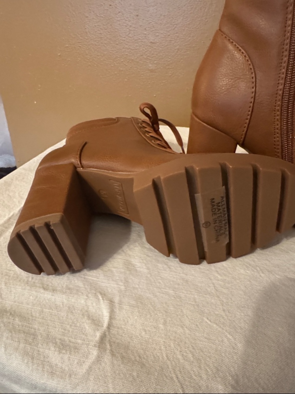 TOP Moda Brown Lace-Up Chunky Heel Ankle Boots - Picture 2 of 3